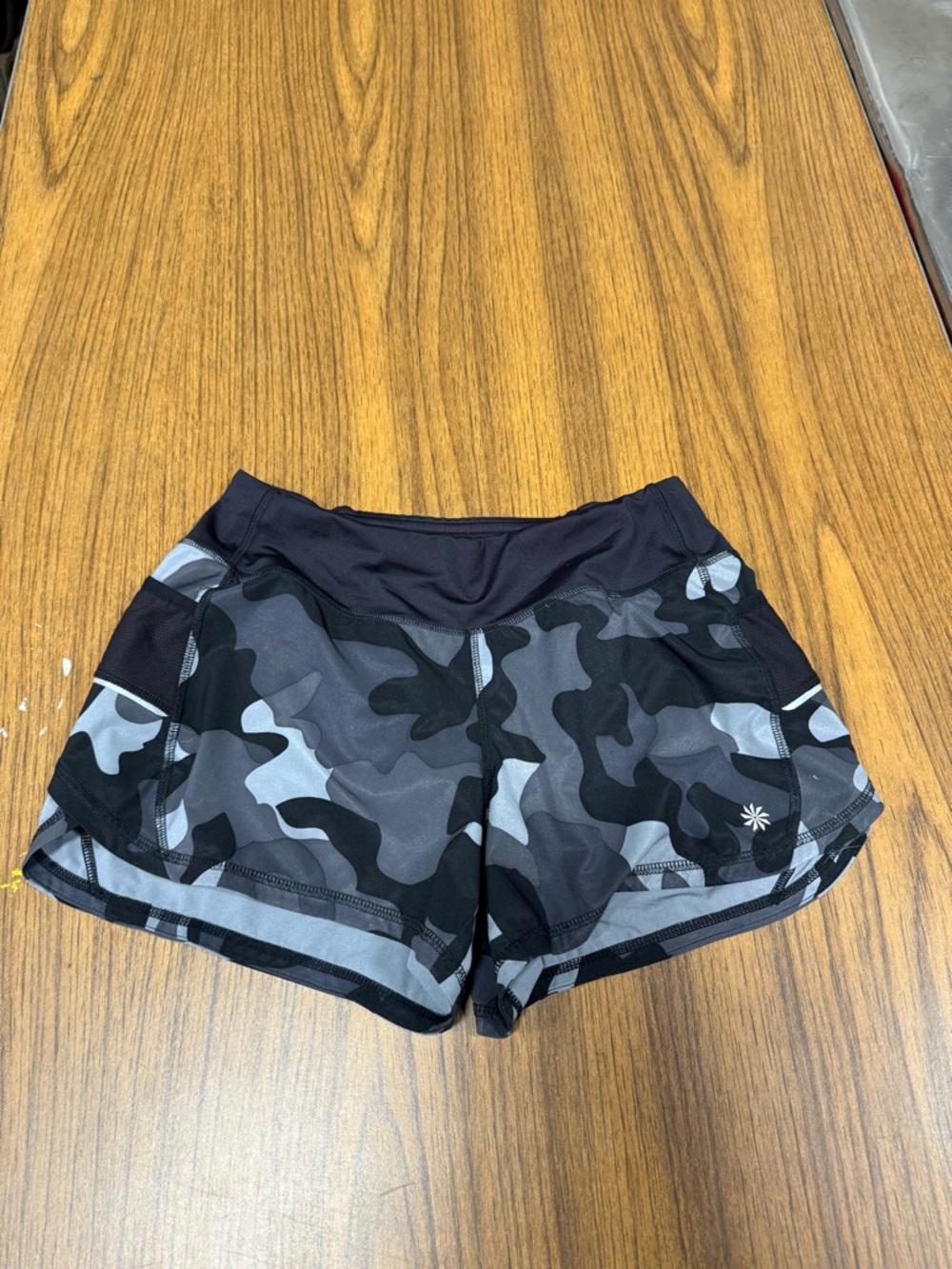 athleta camo shorts